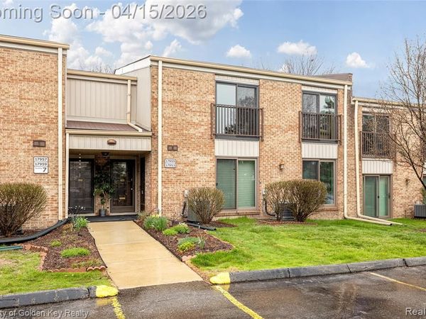 17953 University Park Drive, Livonia, MI 48152