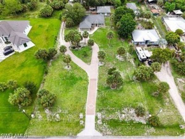 141 18th AVE NE, NAPLES, FL 34120