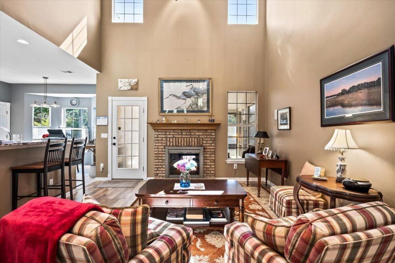 5411 Woodbreeze Drive Photo 10