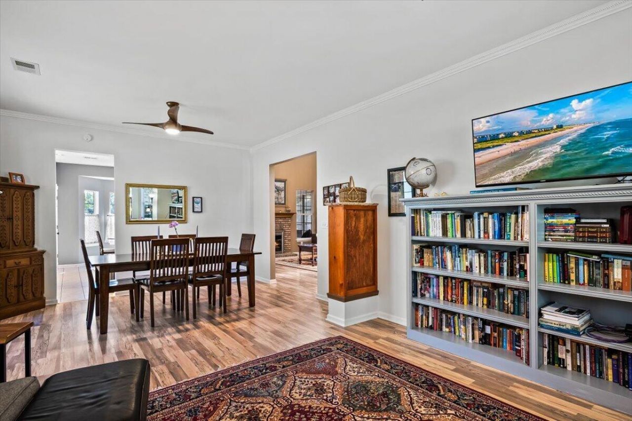 5411 Woodbreeze Drive Photo 14