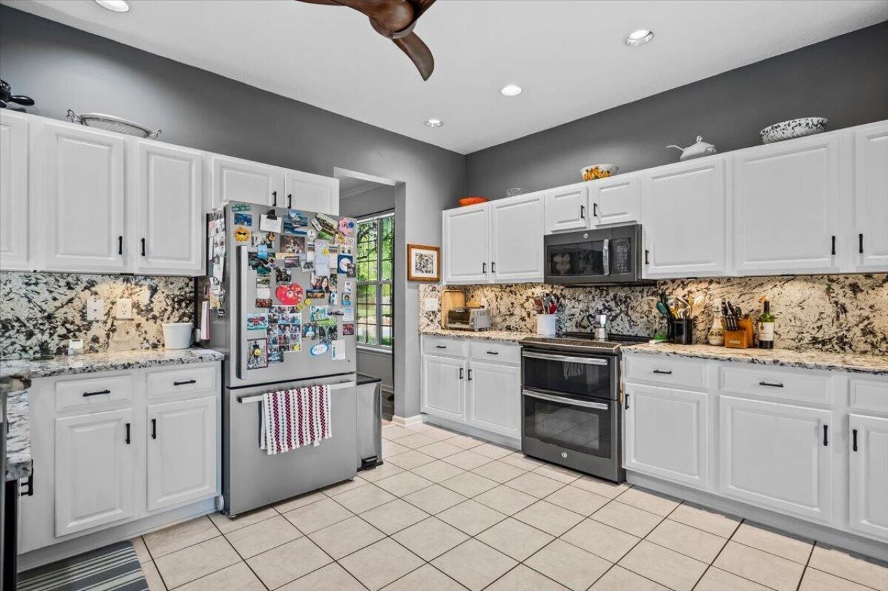 5411 Woodbreeze Drive Photo 17