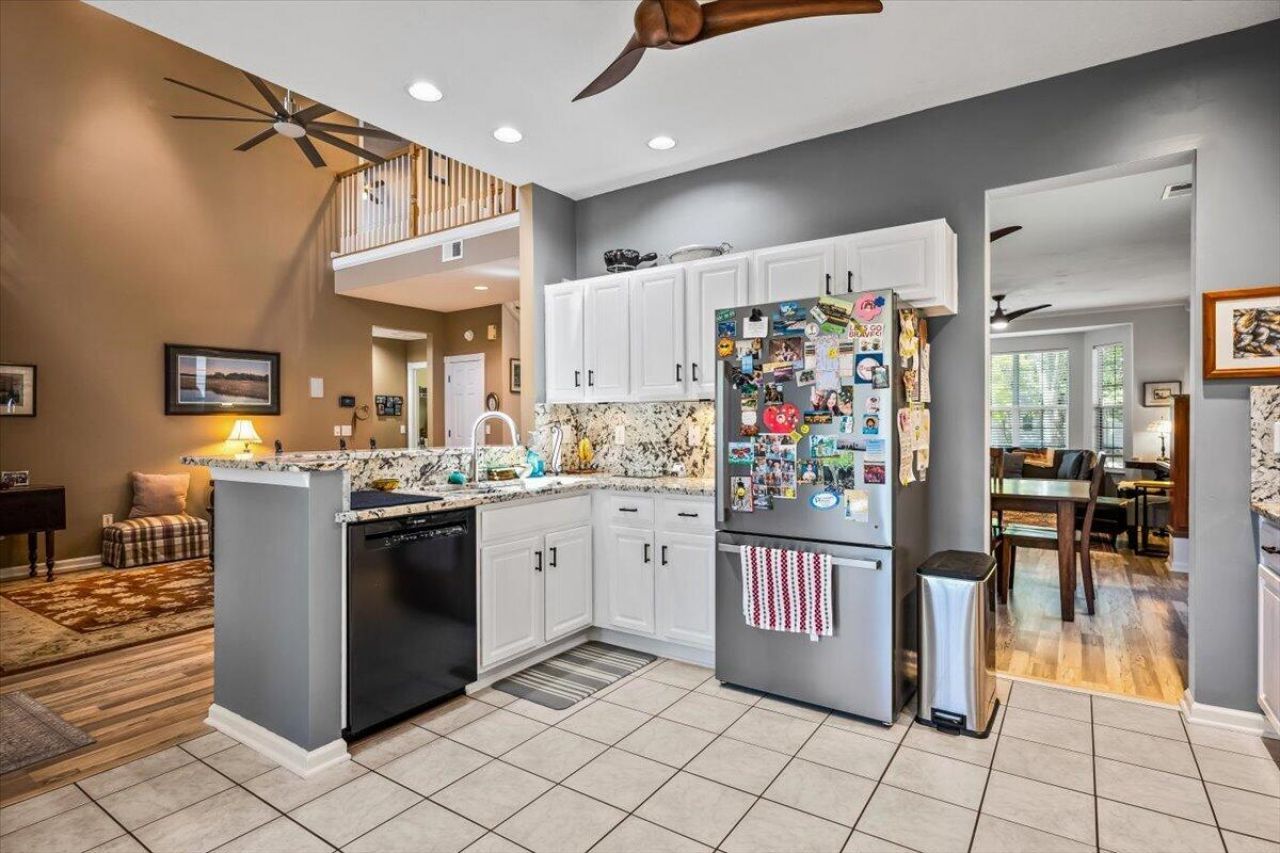 5411 Woodbreeze Drive Photo 19