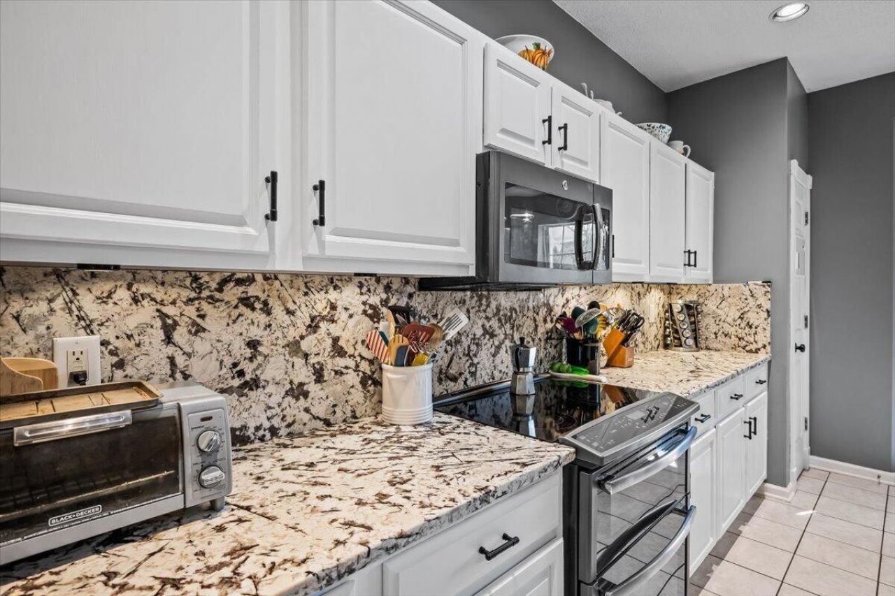 5411 Woodbreeze Drive Photo 20