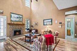 5411 Woodbreeze Drive photo 4