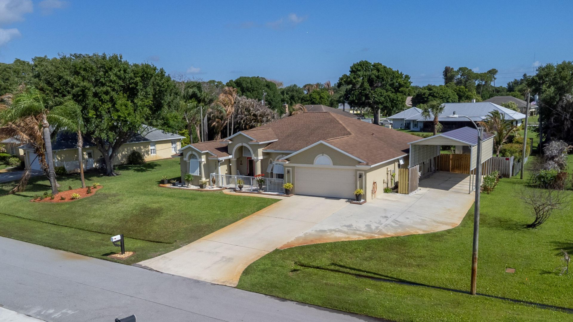 2025 SE Allamanda Drive, Port Saint Lucie, FL 34952 Photo