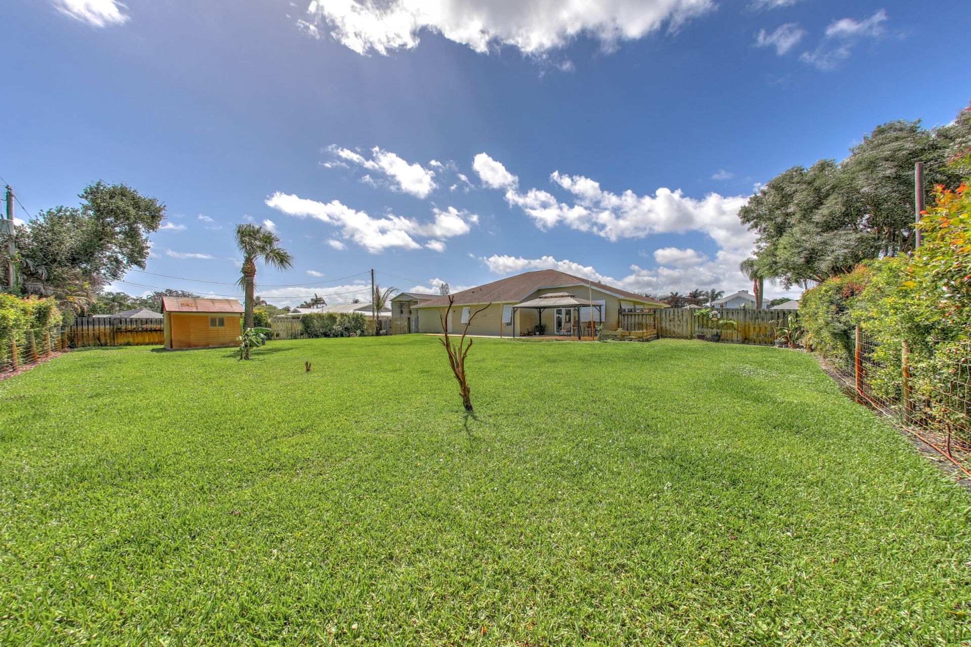 2025 SE Allamanda Drive, Port Saint Lucie, FL 34952 Photo