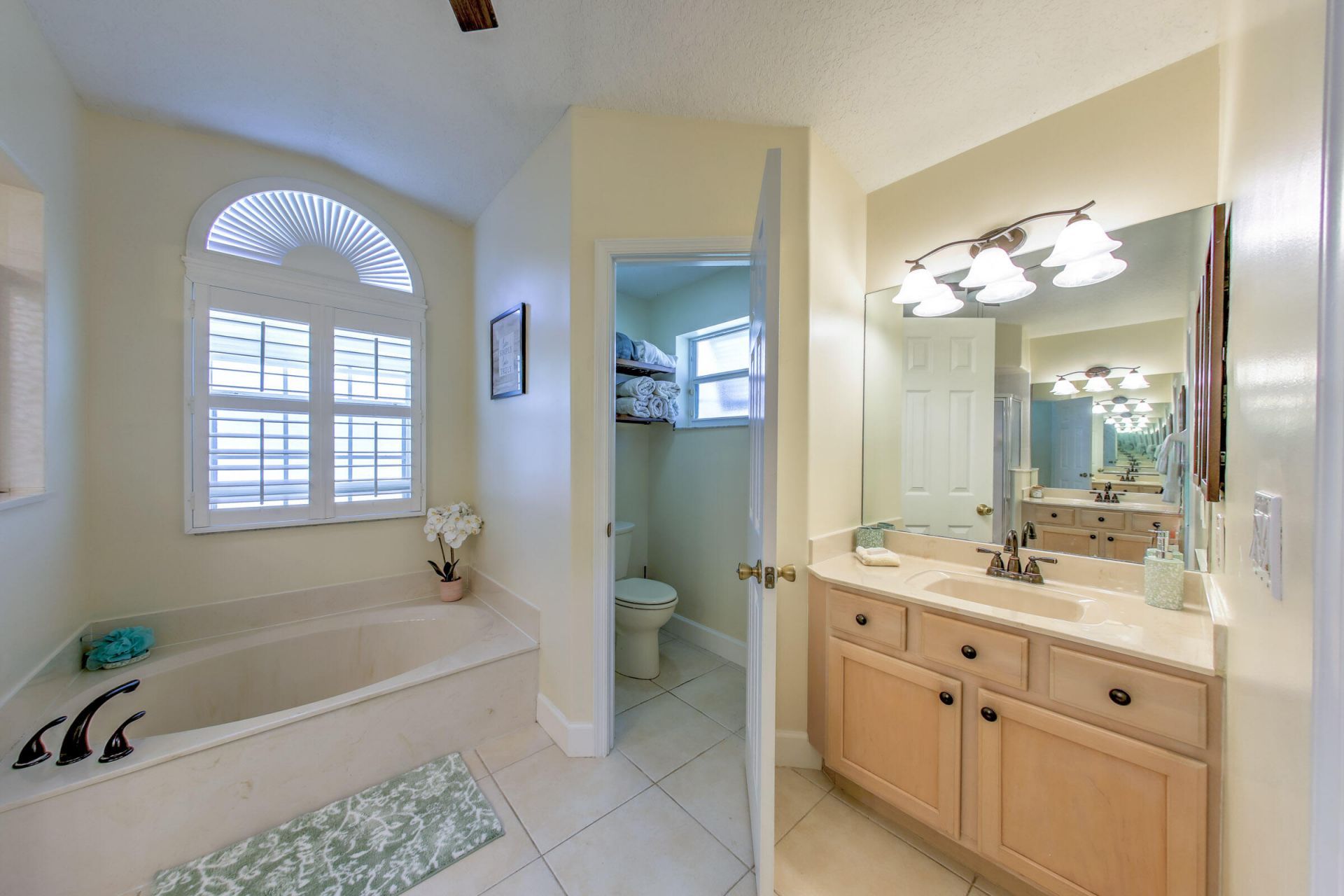 2025 SE Allamanda Drive, Port Saint Lucie, FL 34952 Photo