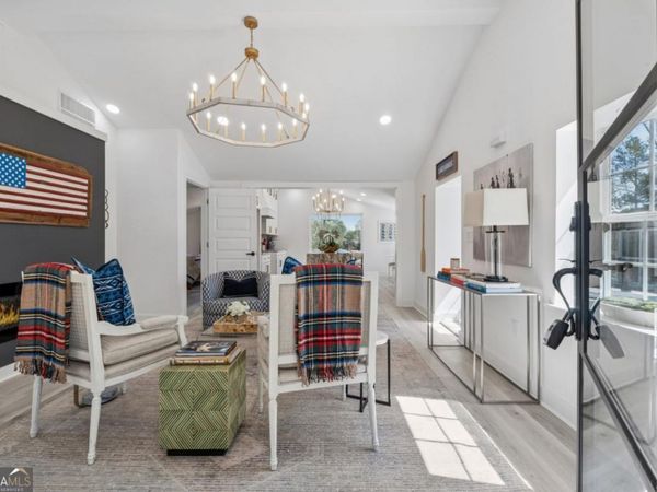 6337 Lakeview Drive, Buford, GA 30518