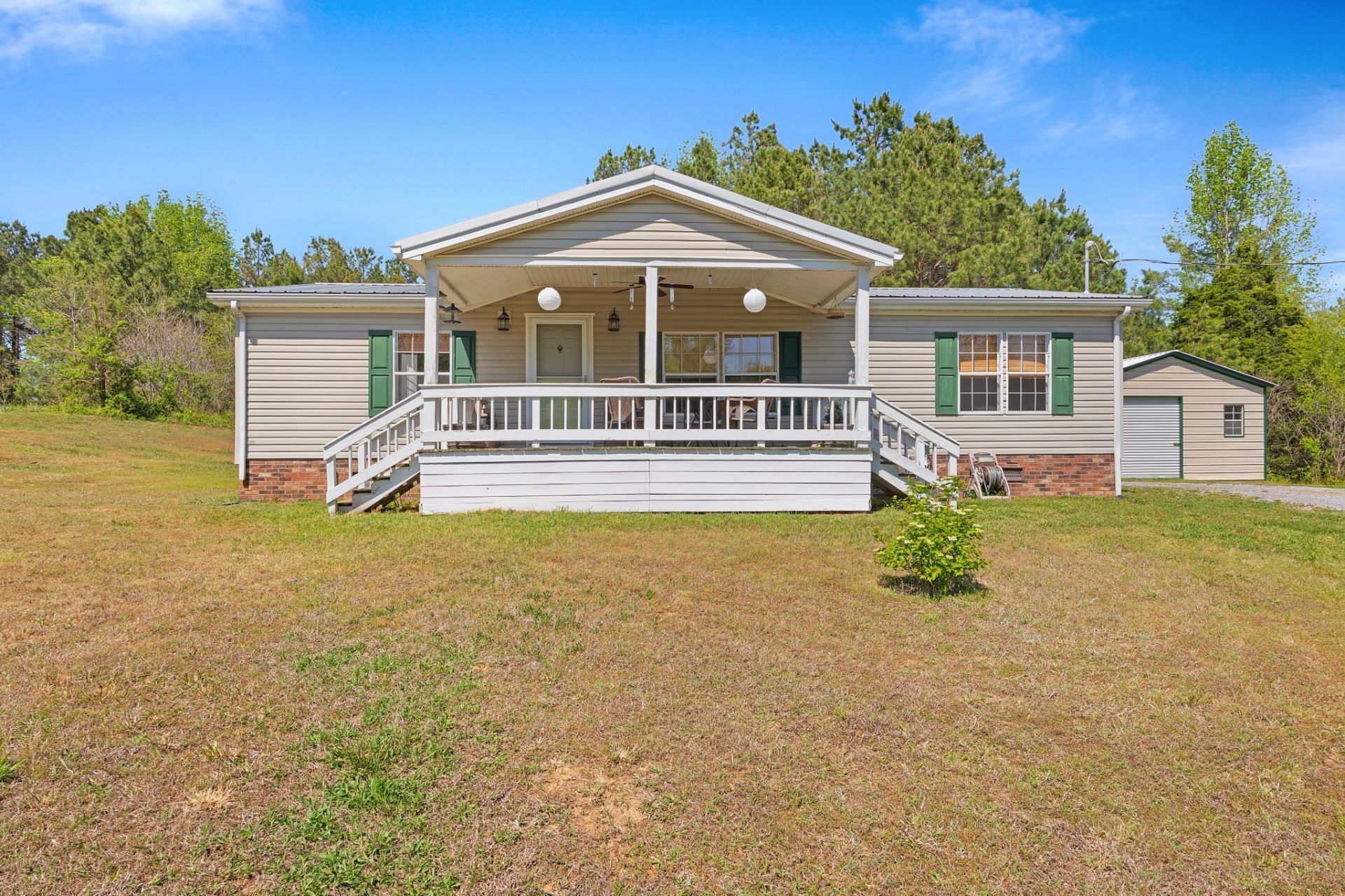 1810 Hill Rd, Paris, TN 38242 Main Photo