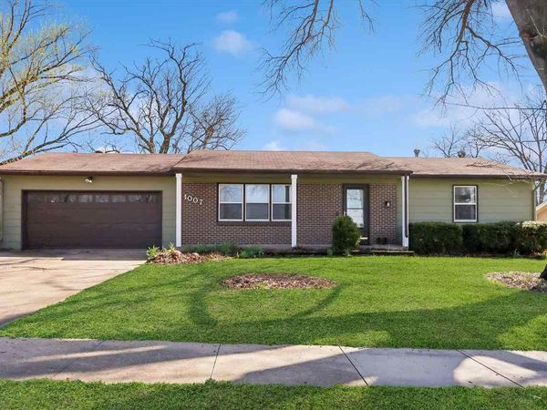 1007 19th Ave, Coralville, IA 52241