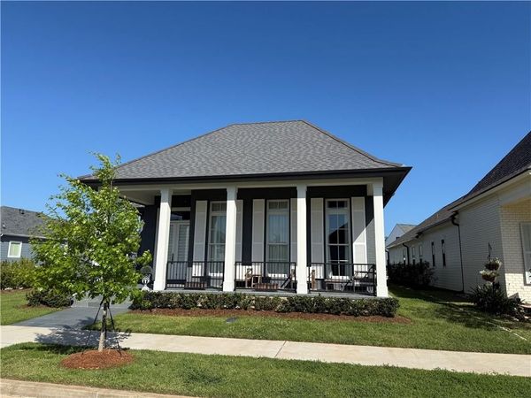 133 BAY TREE MANOR Drive, Covington, LA 70433