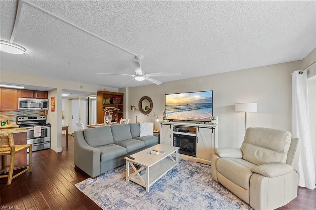 1 Bluebill Ave, Unit 402, Naples, FL 34108 Photo