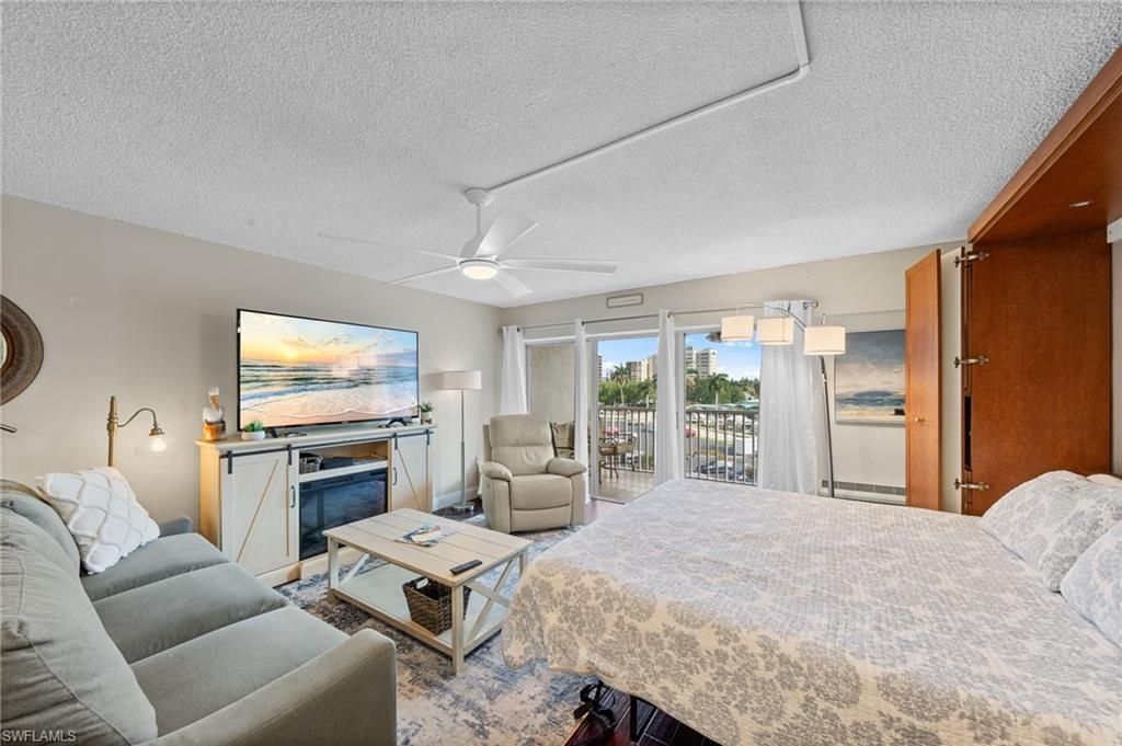 1 Bluebill Ave, Unit 402, Naples, FL 34108 Photo