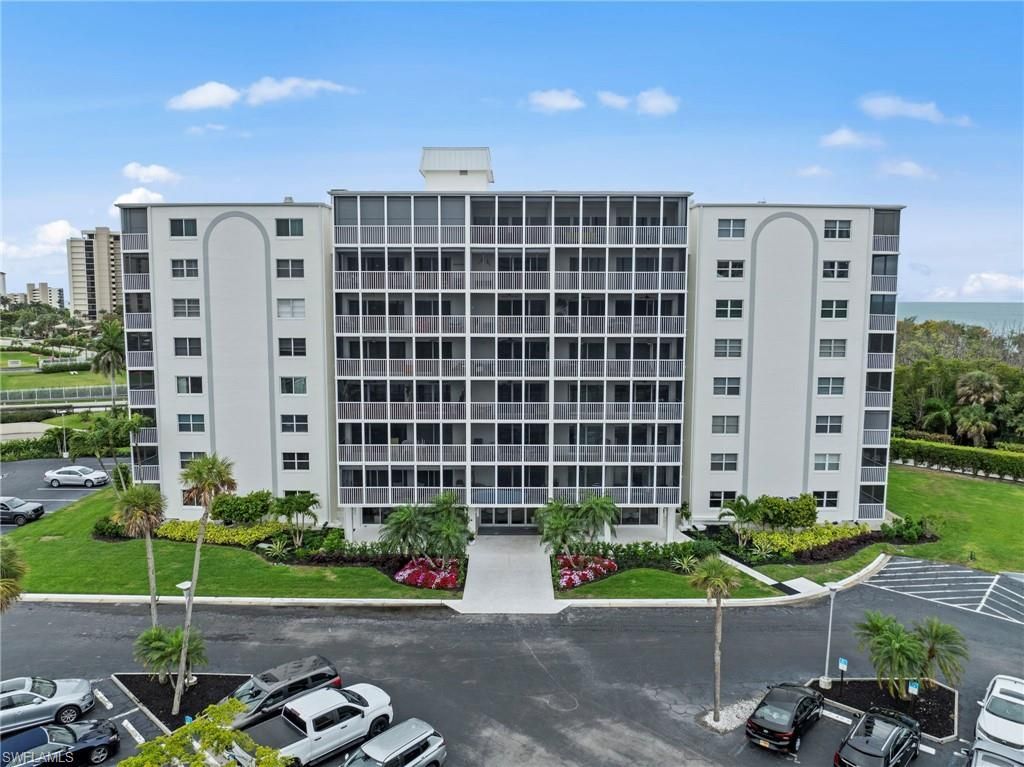 1 Bluebill Ave, Unit 402, Naples, FL 34108 Photo