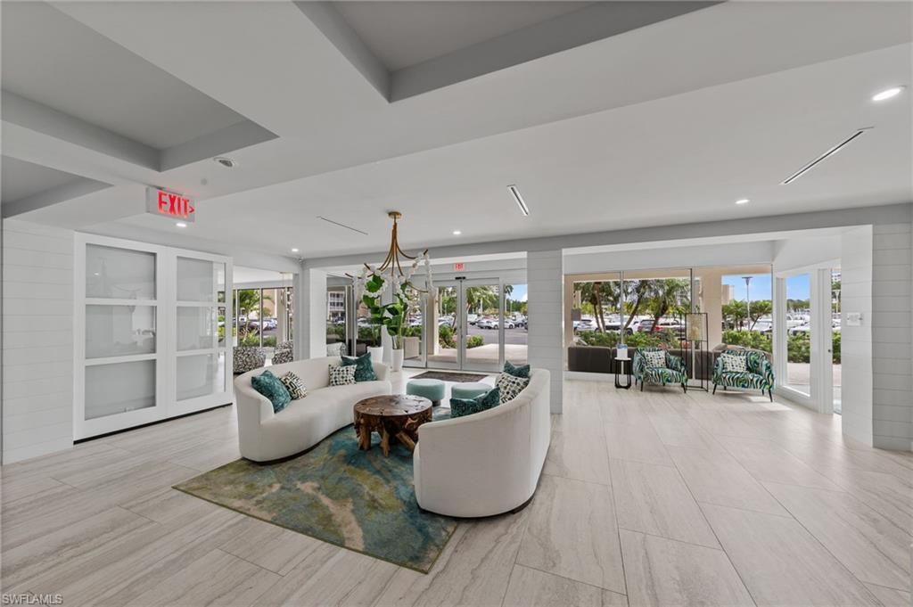 1 Bluebill Ave, Unit 402, Naples, FL 34108 Photo
