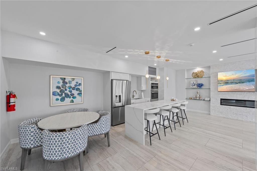1 Bluebill Ave, Unit 402, Naples, FL 34108 Photo