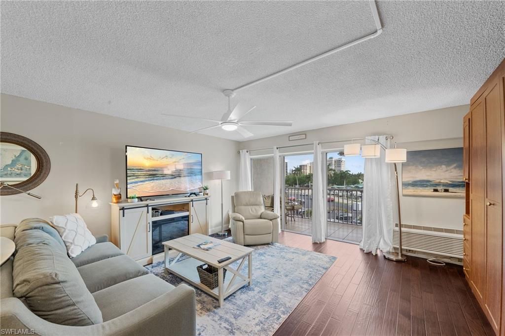1 Bluebill Ave, Unit 402, Naples, FL 34108 Photo
