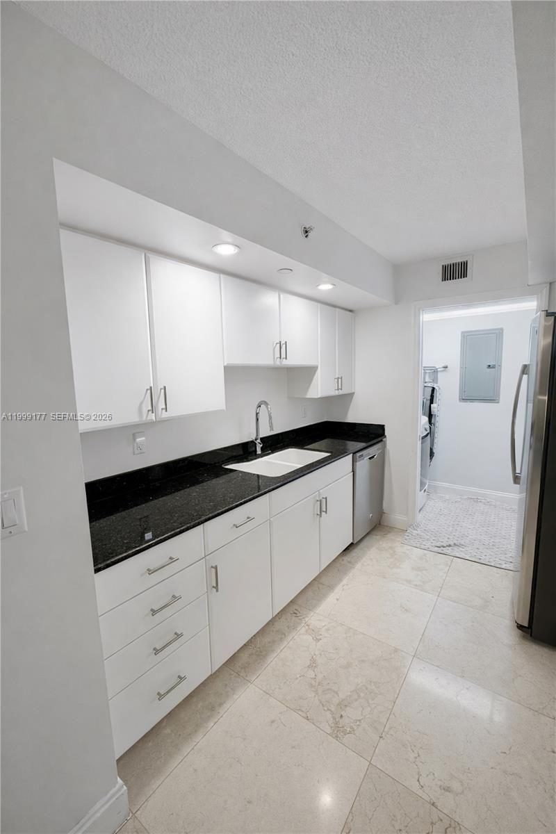6917 Collins Ave, Unit 1611, Miami Beach, FL 33141 Photo