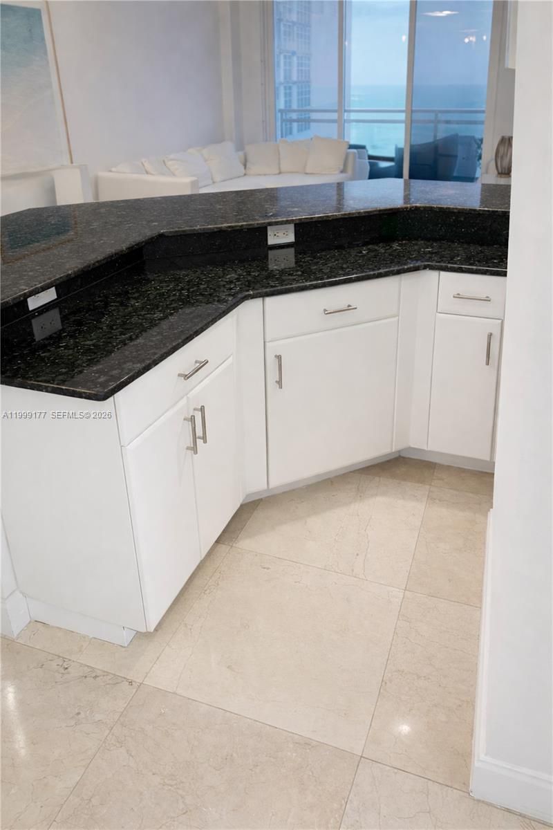 6917 Collins Ave, Unit 1611, Miami Beach, FL 33141 Photo