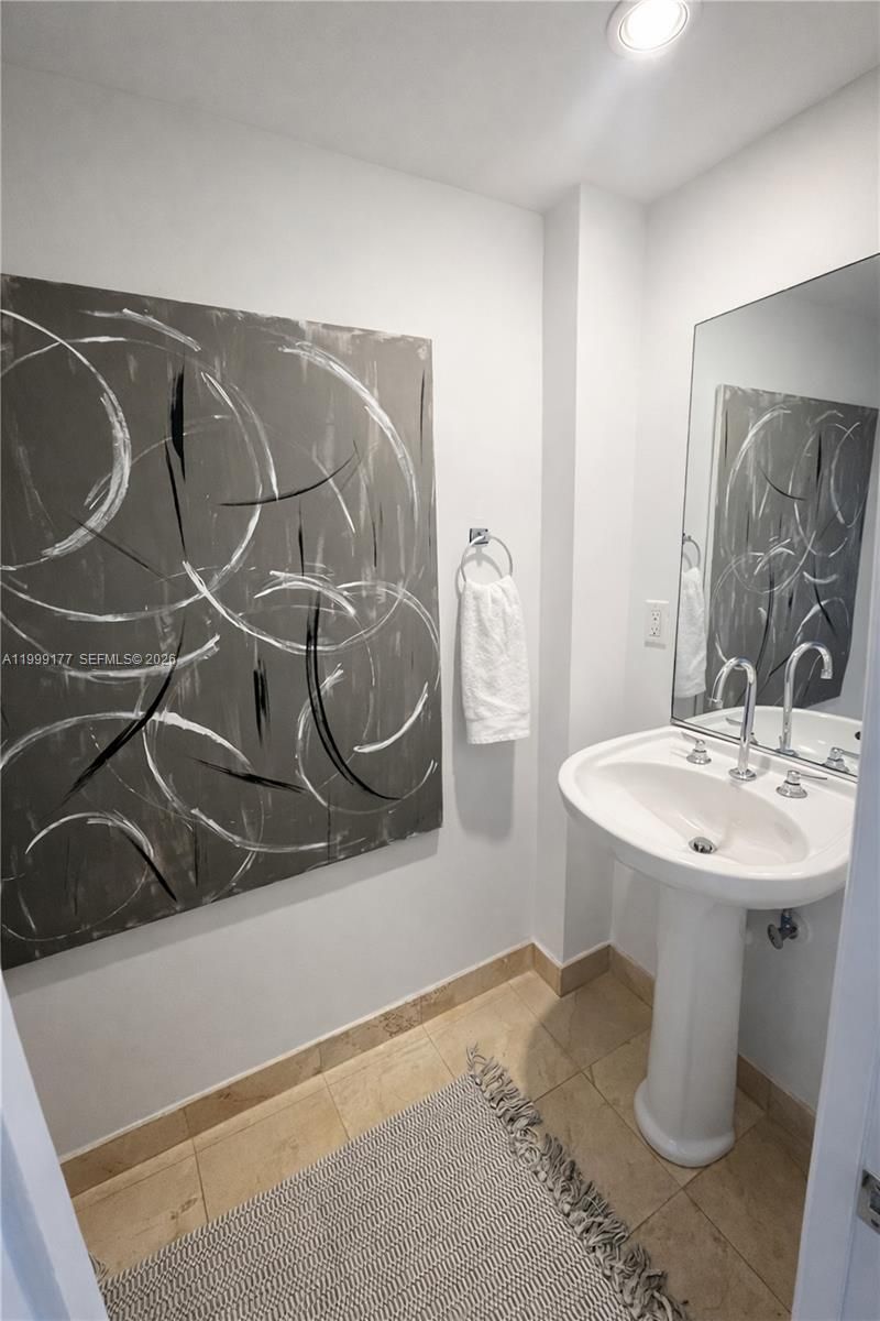 6917 Collins Ave, Unit 1611, Miami Beach, FL 33141 Photo
