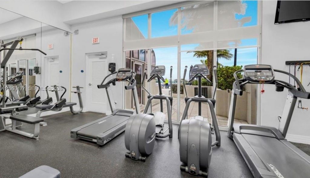 6917 Collins Ave, Unit 1611, Miami Beach, FL 33141 Photo