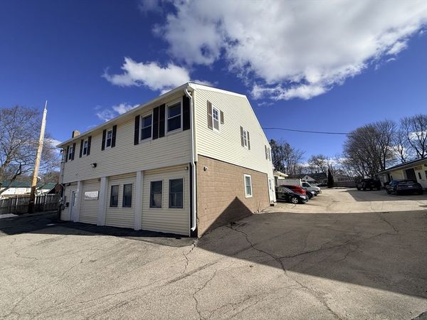 9-R Short St, Worcester, MA 01604