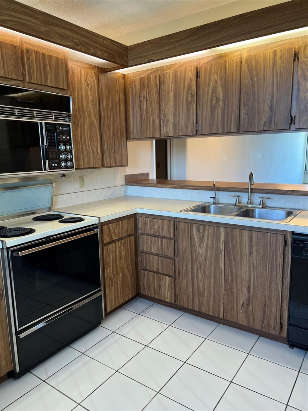 1526 Whitehall Drive, Unit 402, Davie, FL 33324 Photo