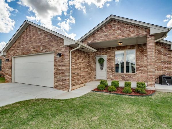 1109 S Colt Lane, Mustang, OK 73064