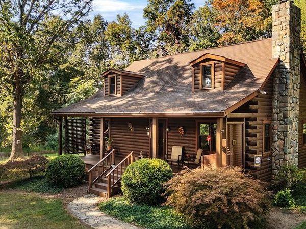 137 CRESTWOOD DR, CHURCHVILLE, VA 24421