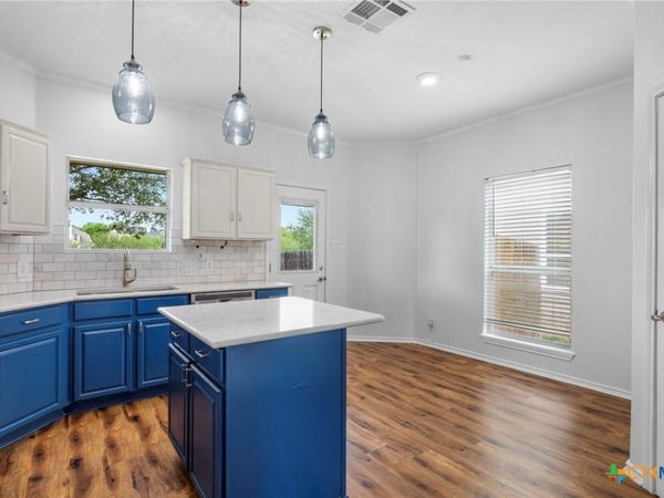 300 Rustic Trail, Cibolo, TX 78108