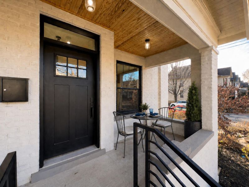 399 W 2nd Avenue, Columbus, OH 43201 Photo 2