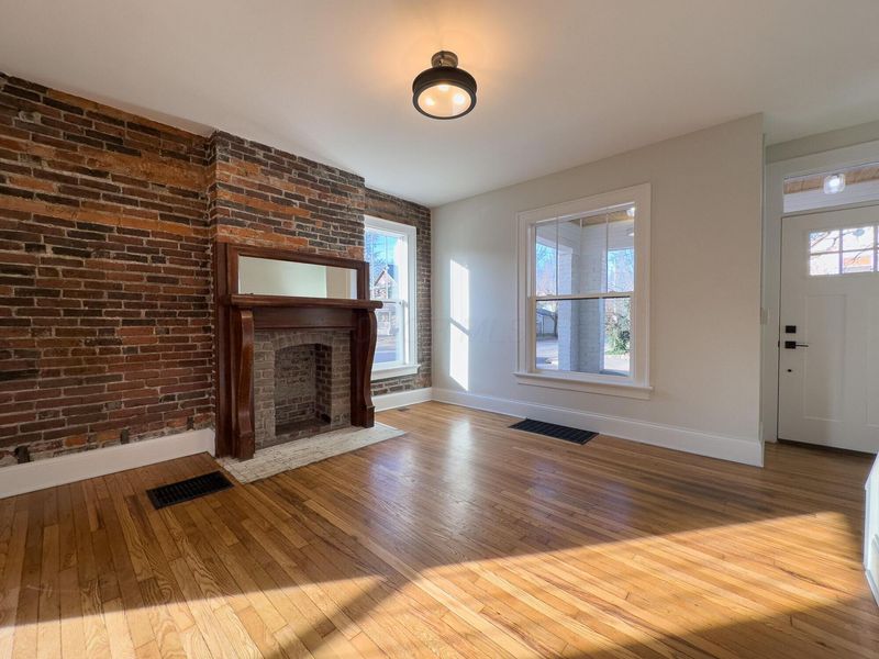 399 W 2nd Avenue, Columbus, OH 43201 Photo 4