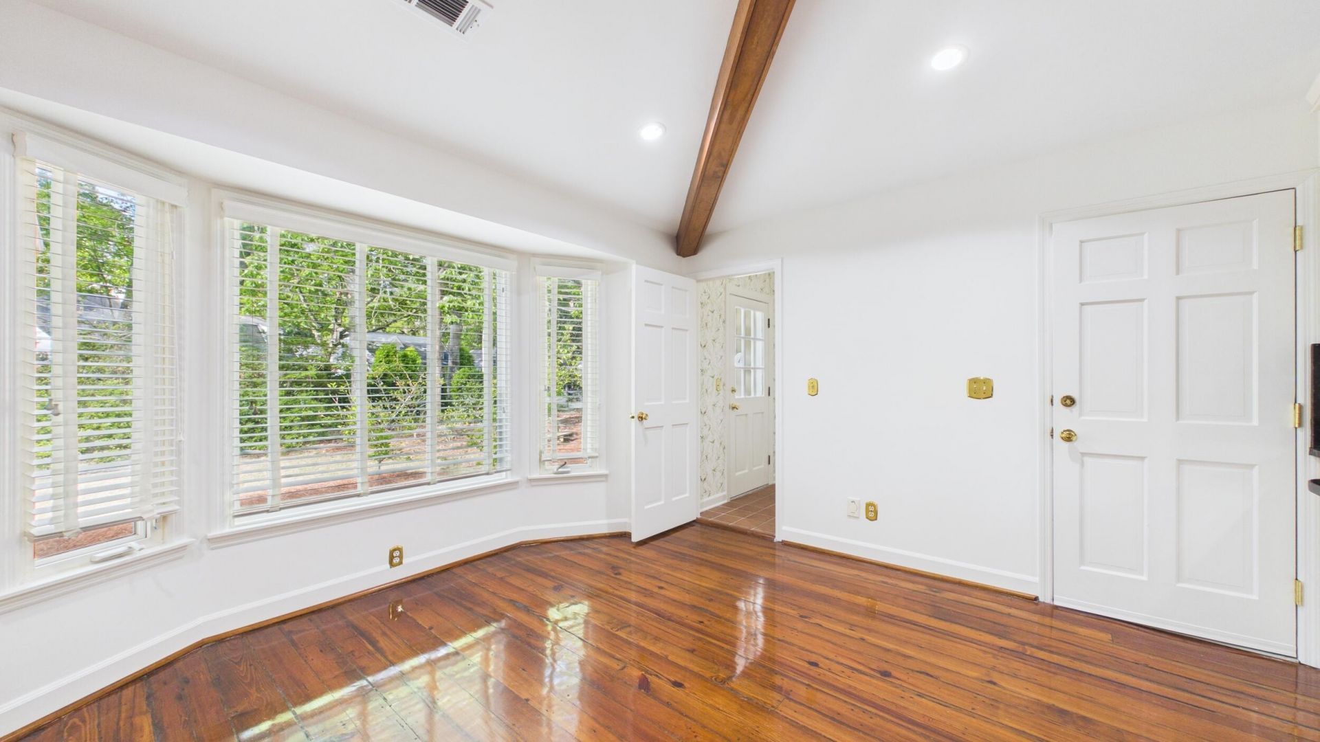 1039 Governors Road Photo 10