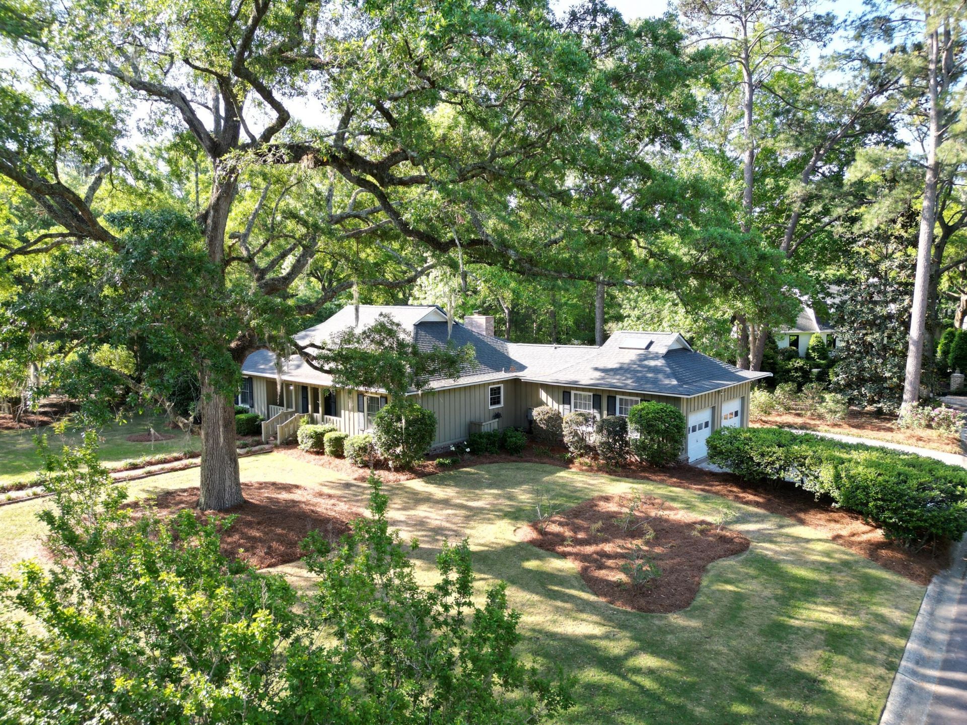 1039 Governors Road Photo 2