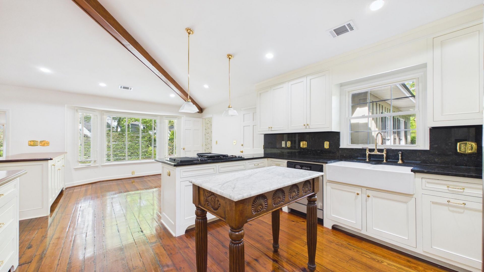 1039 Governors Road Photo 7