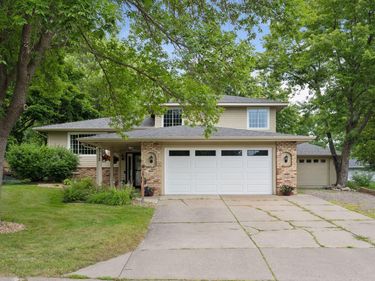 9772 Ives Lane N, Maple Grove, MN 55369