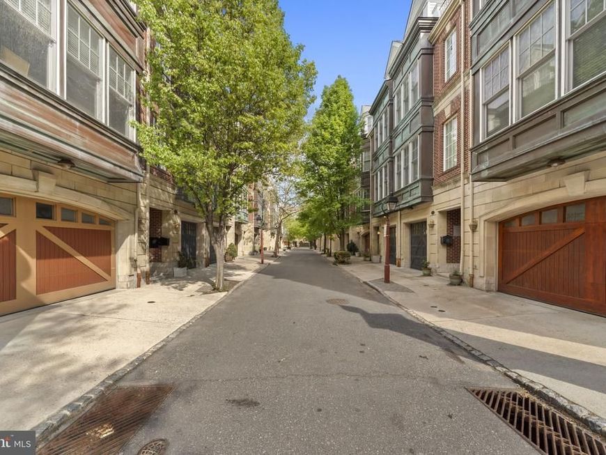 220 Gaskill Street, Philadelphia, PA 19147 Main Photo