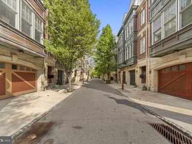 220 GASKILL STREET, PHILADELPHIA, PA 19147