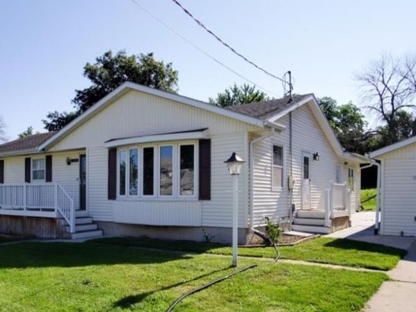 208 1st Street, Parkersburg, IA 50665