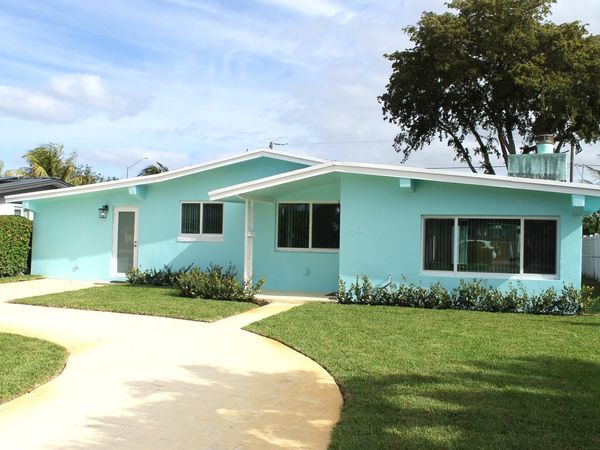 8881 NW 11th Street, Pembroke Pines, FL 33024