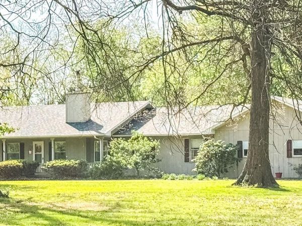15789 Corinth Road, Marion, IL 62959