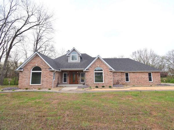 12139 E Hutchison Road, Mt Vernon, IL 62864