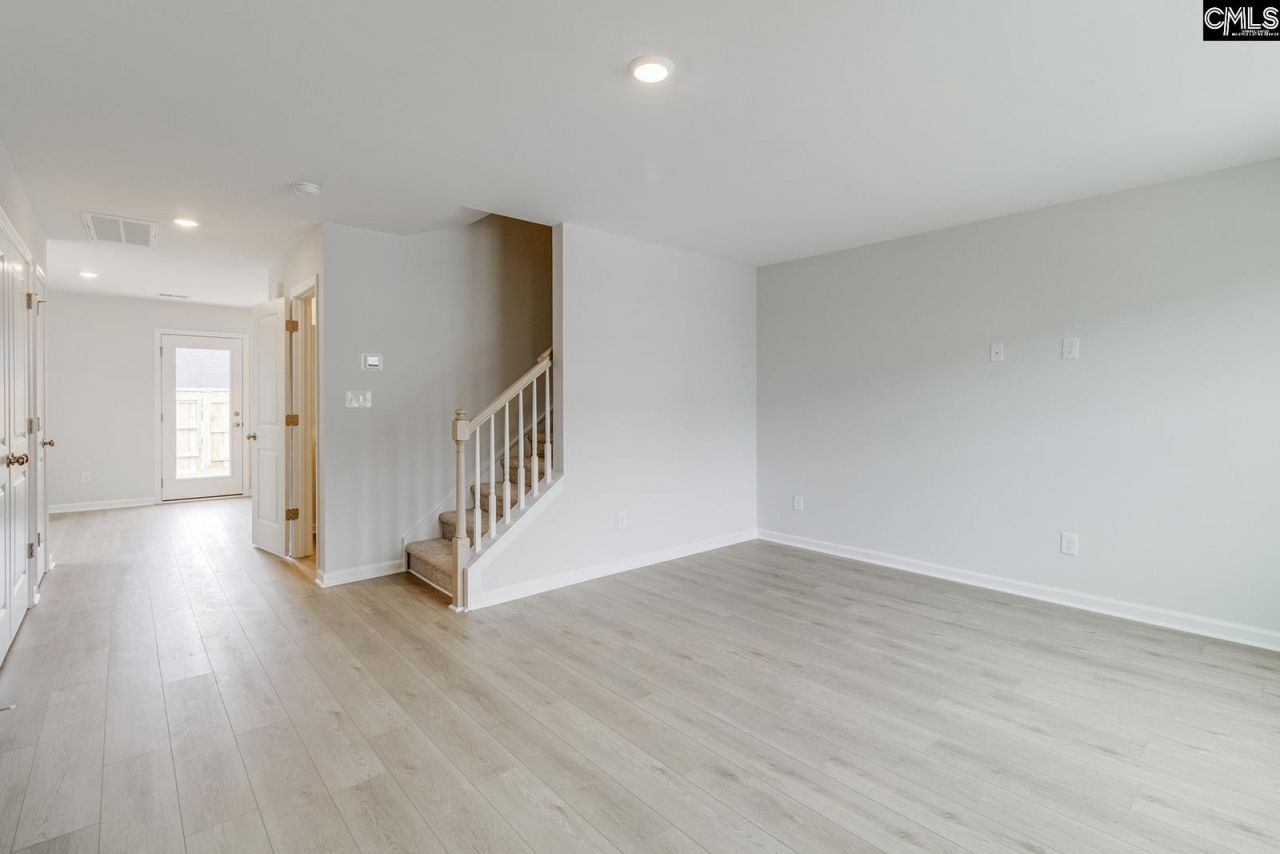 3050 Harborview Drive Photo 4