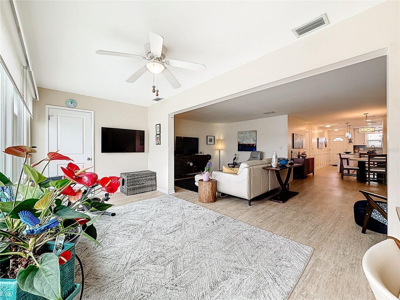 5925 Shore Boulevard S, Unit 611, Gulfport, FL 33707 Photo