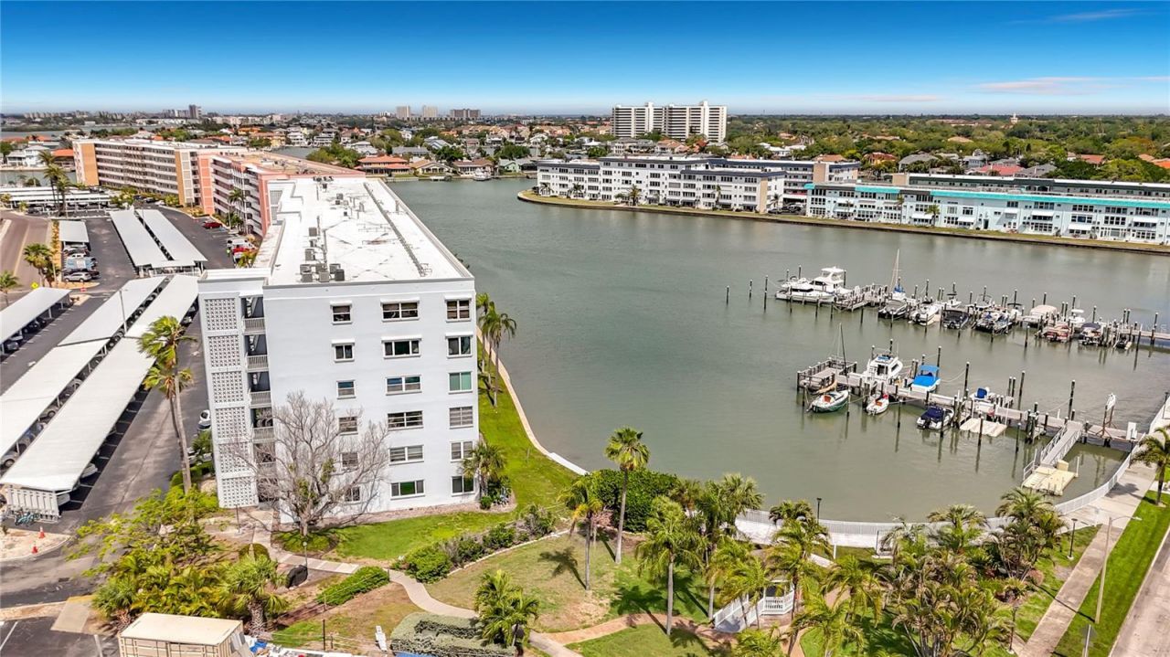 5925 Shore Boulevard S, Unit 611, Gulfport, FL 33707 Photo