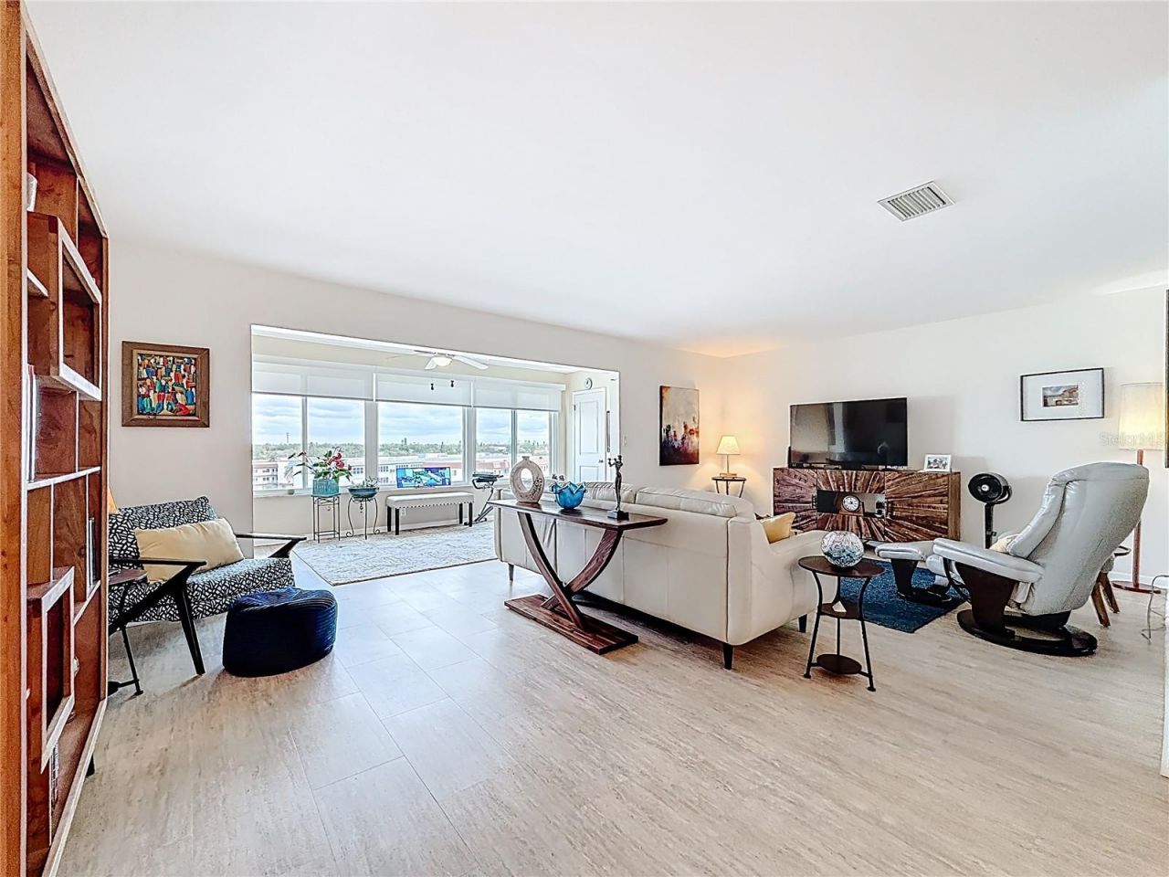 5925 Shore Boulevard S, Unit 611, Gulfport, FL 33707 Photo