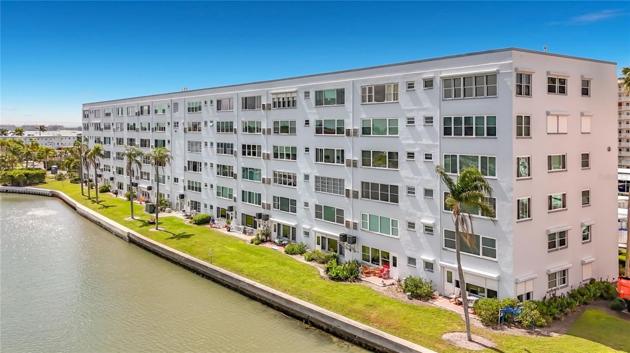 5925 Shore Boulevard S, Unit 611, Gulfport, FL 33707 Photo