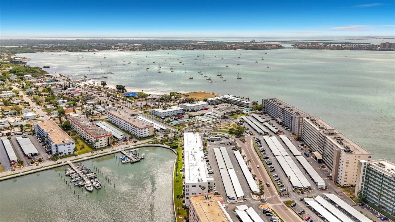 5925 Shore Boulevard S, Unit 611, Gulfport, FL 33707 Photo