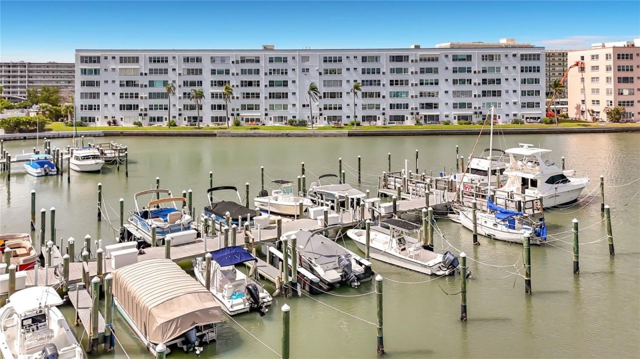 5925 Shore Boulevard S, Unit 611, Gulfport, FL 33707 Photo