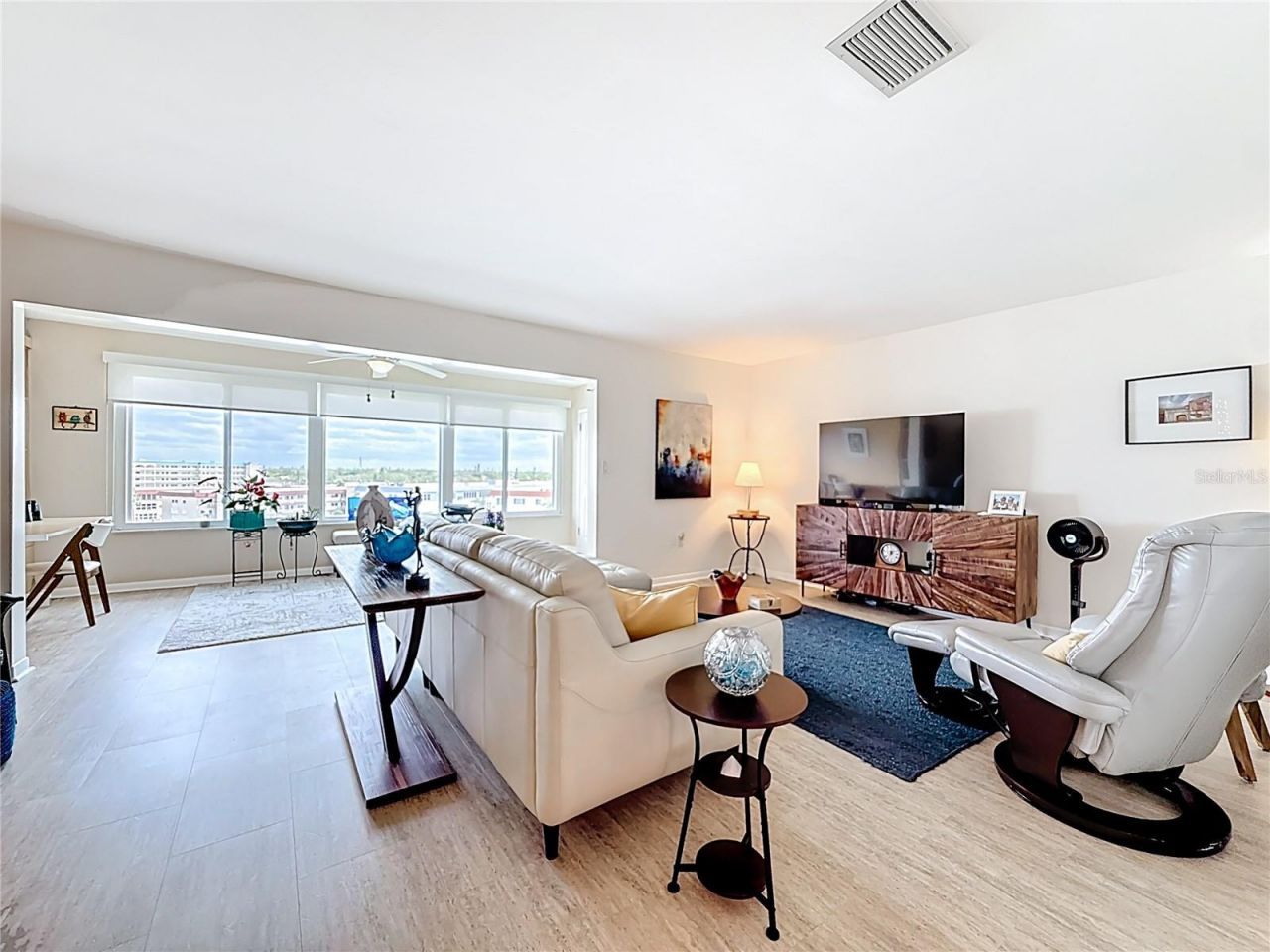 5925 Shore Boulevard S, Unit 611, Gulfport, FL 33707 Photo